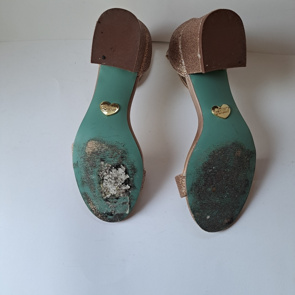 ☀️Betsey Johnson Mari Sandal  -  Color Champaign  - Sz 7.5 - Picture 13 of 14
